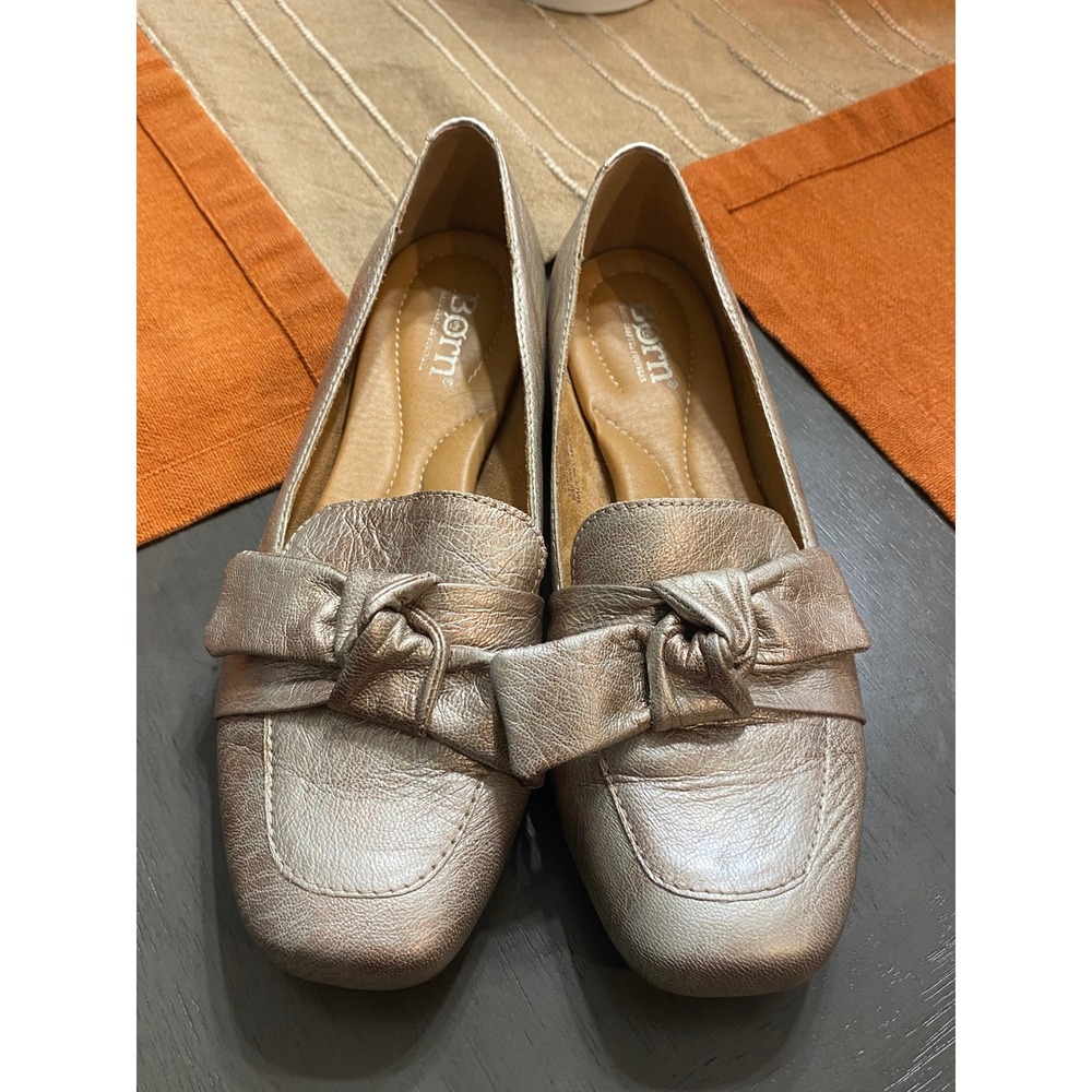 Born Womens 8 M Leather Loafers Metallic Champagne Gold Bow Flats